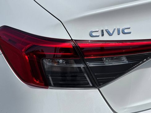 Used 2023 Honda Civic Sport image 32