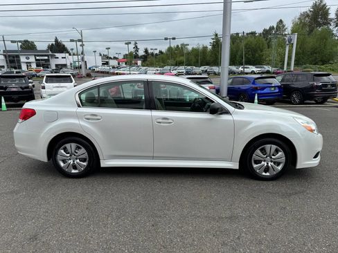 Used 2010 Subaru Legacy 2.5i AWD/4WD image 6