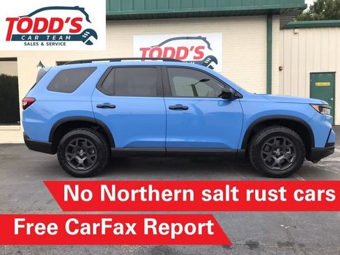 Used 2023 Honda Pilot TrailSport image 2