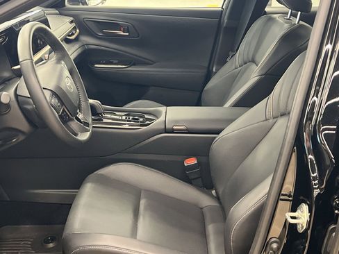 Used 2026 Toyota Crown XLE image 11