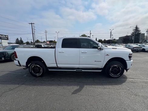 Used 2025 RAM 2500 Laramie AWD/4WD image 4