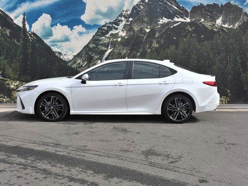 Used 2026 Toyota Camry XSE image 7