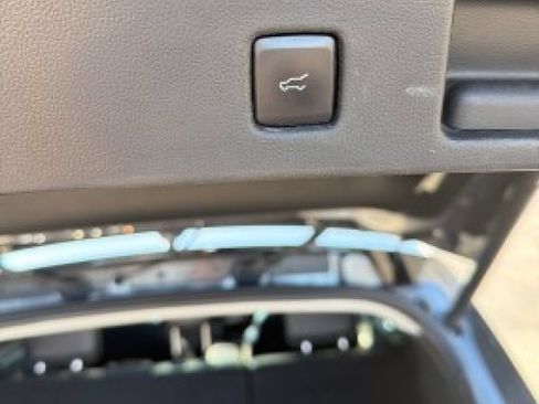 Used 2022 Ford Escape SEL w/ Technology Package FWD image 20