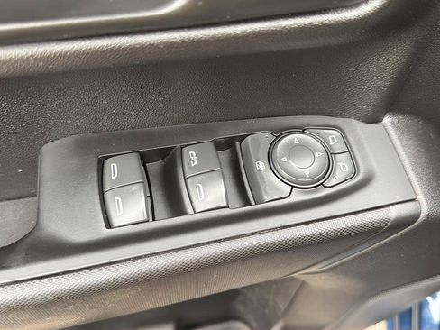 Used 2022 Chevrolet Silverado 1500 Custom AWD/4WD image 19