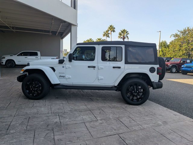 Used 2023 Jeep Wrangler Unlimited Sahara AWD/4WD image 7