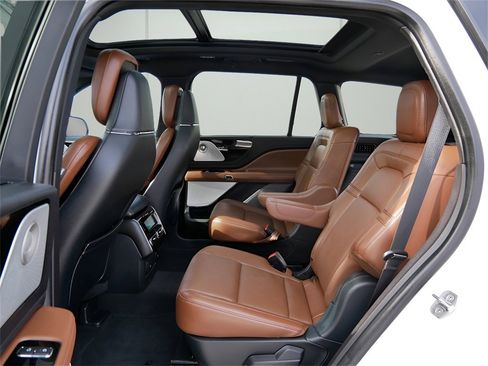 Used 2021 Lincoln Aviator Reserve w/ Equipment Group 202A image 11