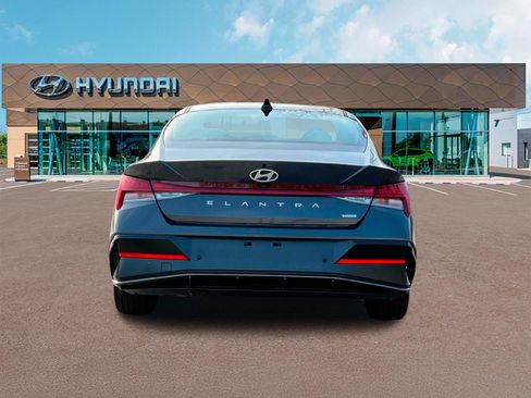 New 2024 Hyundai Elantra Limited image 6