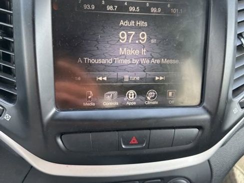 Used 2015 Jeep Cherokee Latitude w/ Cold Weather Group image 3