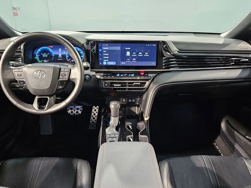Used 2025 Toyota Camry XSE FWD image 10