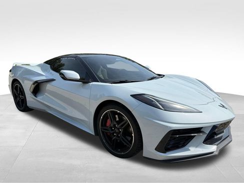 Used 2024 Chevrolet Corvette Stingray Convertible w/ Z51 Performance Package RWD image 9