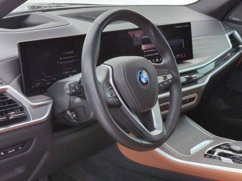Certified 2024 BMW X5 xDrive50e w/ Premium Package image 10