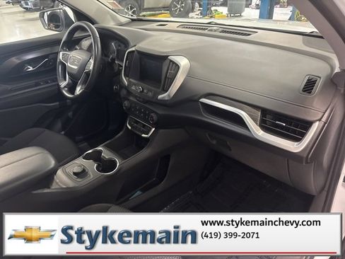 Used 2022 GMC Terrain SLE image 38
