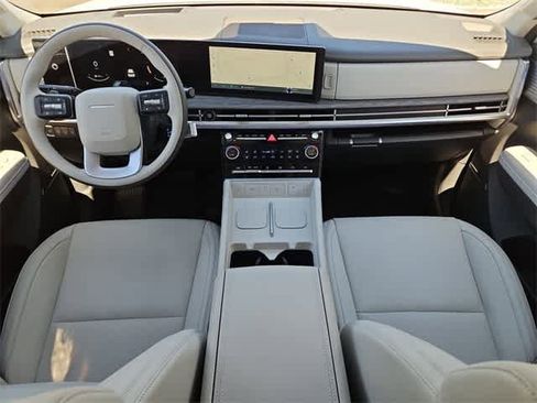 Certified 2025 Hyundai Santa Fe Calligraphy image 15