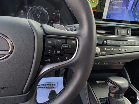 Used 2024 Lexus ES 300h w/ Premium Package FWD image 27