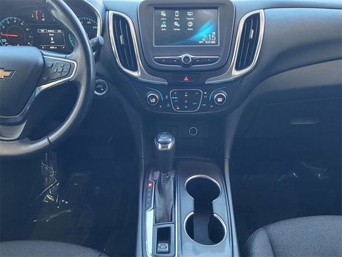 Used 2018 Chevrolet Equinox LT image 12