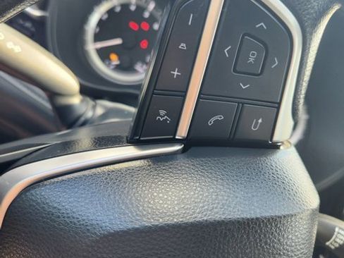 Used 2023 Toyota Highlander L image 23