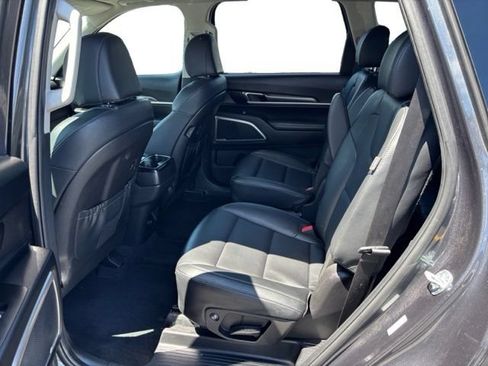 Certified 2024 Kia Telluride S w/ S Sunroof Package AWD/4WD image 12