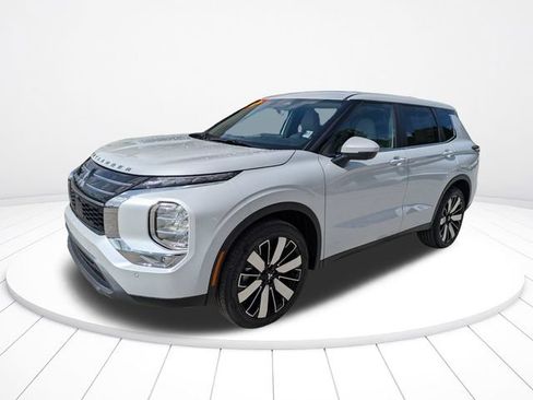 New 2026 Mitsubishi Outlander SE FWD image 8