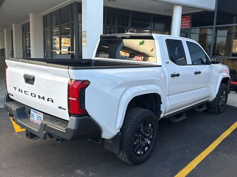 Used 2024 Toyota Tacoma SR image 7