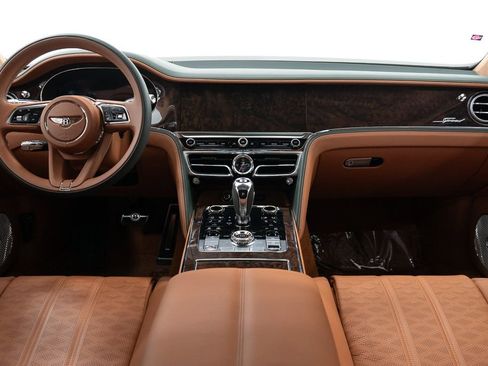 Used 2025 Bentley Flying Spur Plug-In Hybrid AWD/4WD image 28