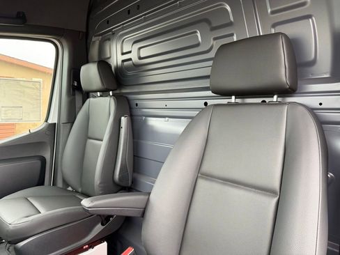 New 2026 Mercedes-Benz Sprinter 2500 image 11