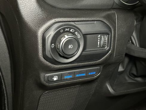 Used 2023 Jeep Wrangler Unlimited Sahara w/ Cold Weather Group image 20