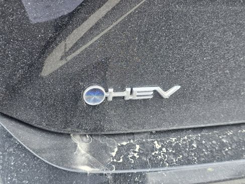 Used 2025 Toyota Camry LE image 9