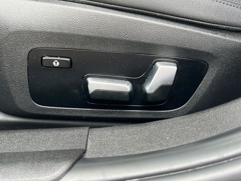 Used 2019 BMW 330i xDrive Sedan w/ Driving Assistance Package AWD/4WD image 13