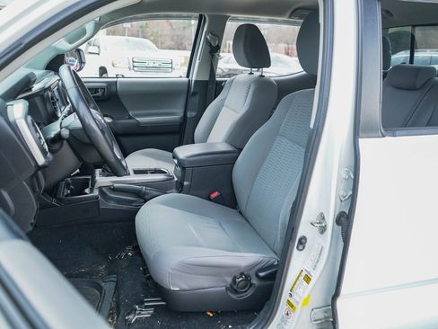 Used 2016 Toyota Tacoma SR5 image 7