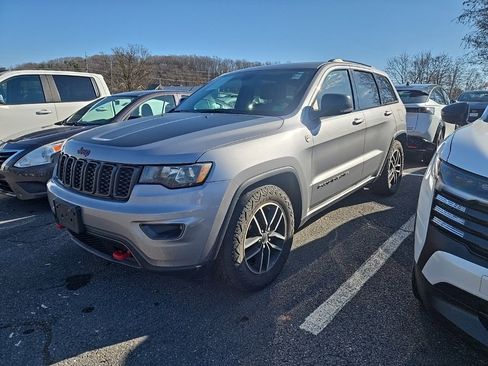 Used 2020 Jeep Grand Cherokee Trailhawk image 4