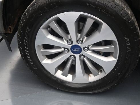 Used 2018 Ford F150 XL w/ Equipment Group 101A Mid AWD/4WD image 16