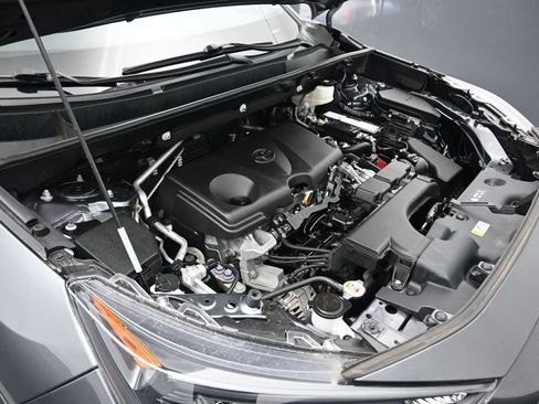 Used 2021 Toyota RAV4 LE FWD image 43