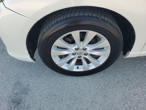 Used 2015 Toyota Venza LE image 18