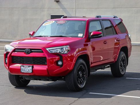Certified 2021 Toyota 4Runner SR5 Premium w/ Moonroof Package RWD image 3