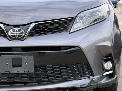 Used 2018 Toyota Sienna SE w/ SE Preferred Package FWD image 6
