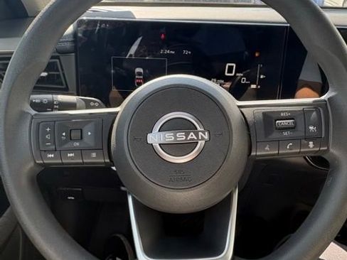 Used 2025 Nissan Kicks SV image 13