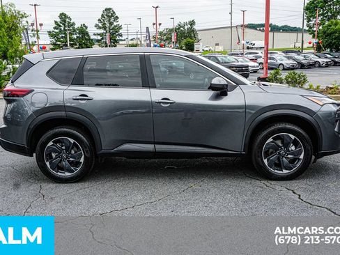 Used 2025 Nissan Rogue SV FWD image 8
