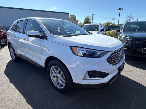 Used 2024 Ford Edge SEL AWD/4WD image 2