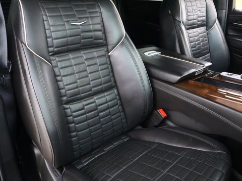 Used 2023 Cadillac Escalade Sport Platinum w/ LPO, Floor Liner Package AWD/4WD image 24