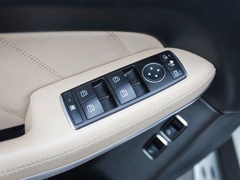Used 2013 Mercedes-Benz GL 550 4MATIC image 64