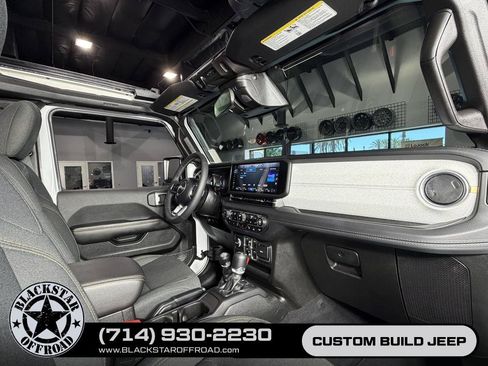 Used 2025 Jeep Wrangler Unlimited Sahara w/ Safety Group AWD/4WD image 23