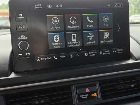 Certified 2025 Honda Pilot Touring image 10