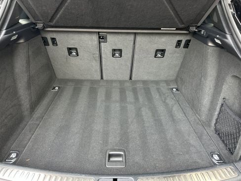 Used 2025 Porsche Macan image 16