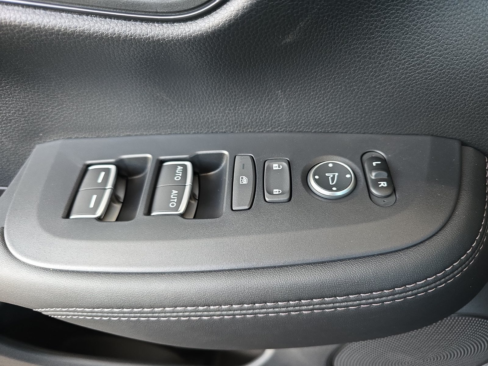 New 2027 Honda HR-V EX-L image 25