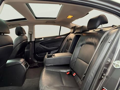 Used 2016 Kia Cadenza Premium FWD image 40