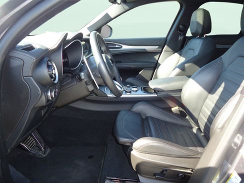 Used 2024 Alfa Romeo Stelvio Veloce AWD/4WD image 26