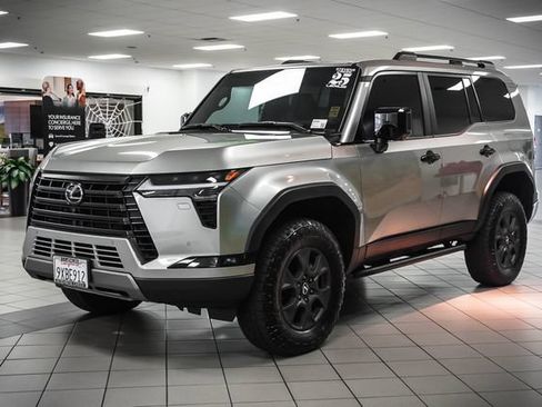 Used 2025 Lexus GX 550 AWD/4WD image 3
