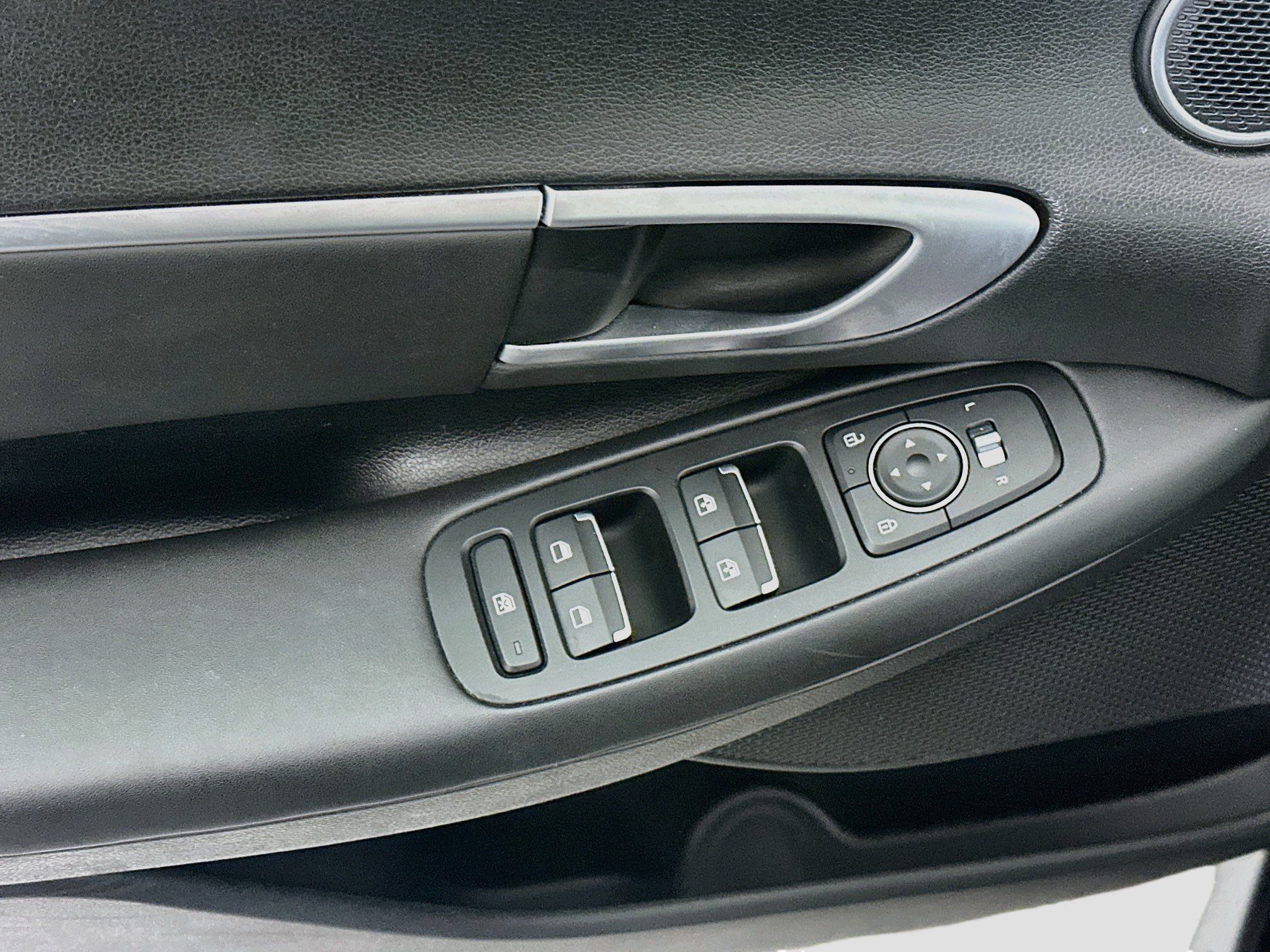 Used 2025 Hyundai Sonata SEL FWD image 15