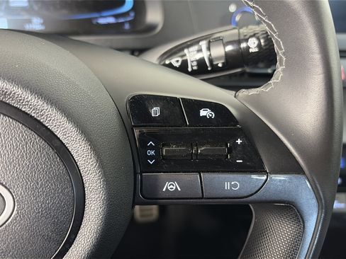 Certified 2025 Hyundai Elantra Sport FWD image 32