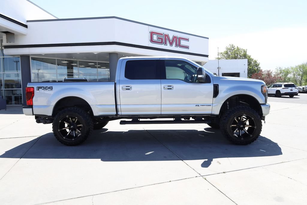 Used 2022 Ford F350 Lariat w/ Black Appearance Package AWD/4WD image 7